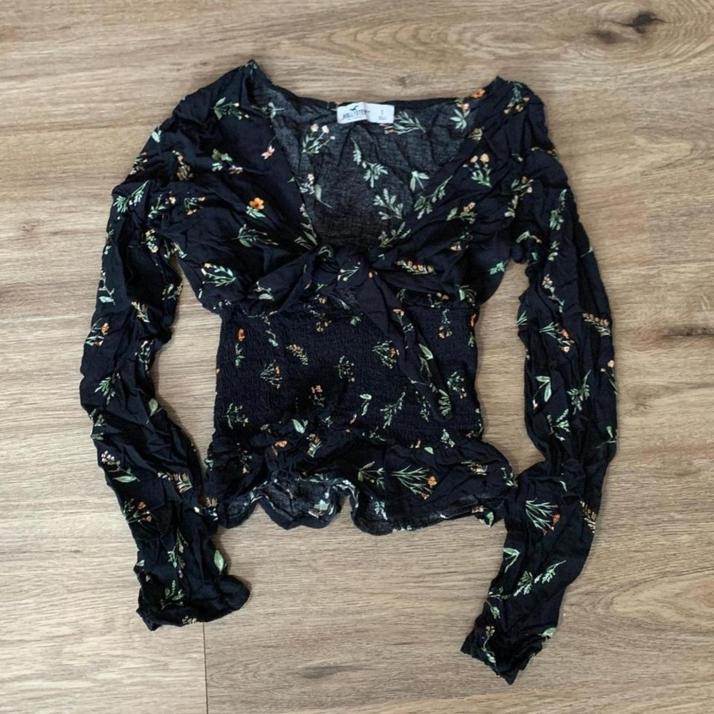 Hollister Long Sleeve Blouse Smock Waist, Front Tie, Floral Black - Size S Women